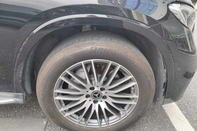 Used Mercedes-Benz GLC 2023 Refreshed GLC 300 L 4MATIC Dynamic Version 7-Seater Right Front Wheel Hub