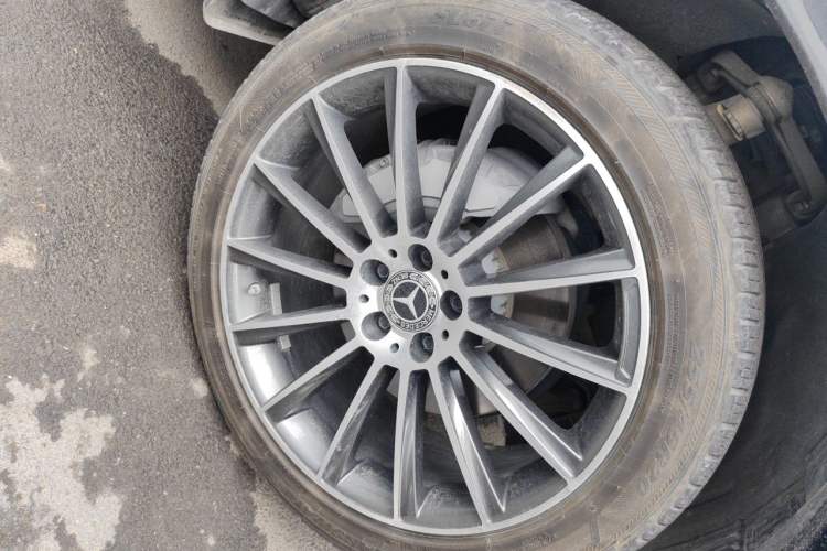Used Mercedes-Benz GLC 2023 GLC 300 L 4MATIC Dynamic Edition 5-seater Right Front Wheel Hub
