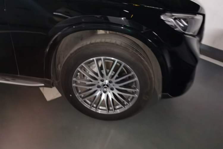 Used Mercedes-Benz GLC 2023 Refreshed GLC 300 L 4MATIC Dynamic Version 7-Seater Right Front Wheel Hub
