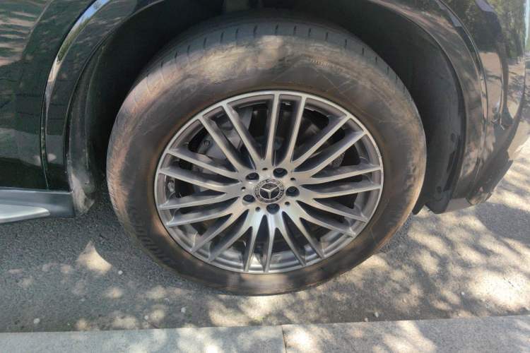 Used Mercedes-Benz GLC 2023 GLC 300 L 4MATIC Dynamic Edition 5-seater Right Front Wheel Hub