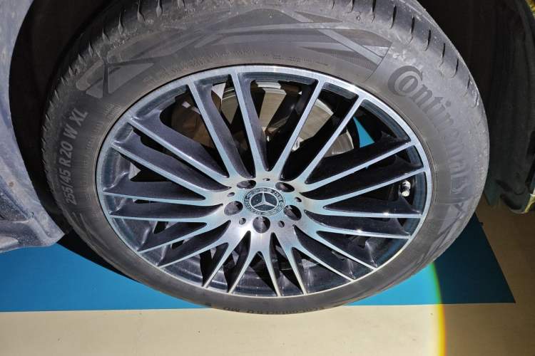 Used Mercedes-Benz GLC 2023 GLC 300 L 4MATIC Luxury 7-Seater Right Front Wheel Hub