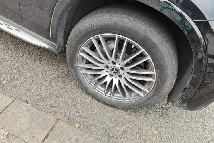 Used Mercedes-Benz GLC 2023 GLC 300 L 4MATIC Dynamic Edition 5-seater Right Front Wheel Hub