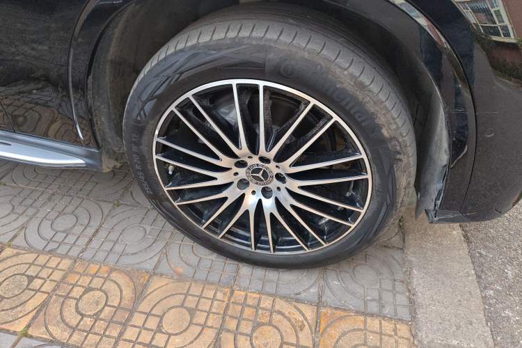 Used Mercedes-Benz GLC 2023 Refreshed GLC 300 L 4MATIC Luxury Version 7 Seats Right Front Wheel Hub