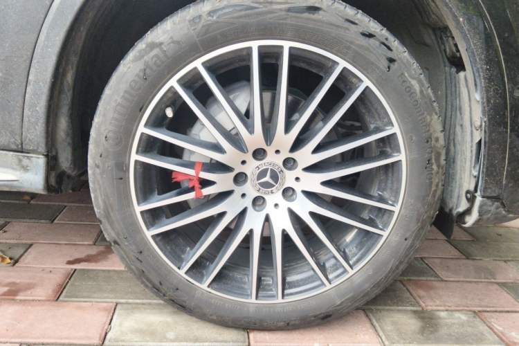 Used Mercedes-Benz GLC 2023 GLC 300 L 4MATIC Luxury 7-Seater Right Front Wheel Hub
