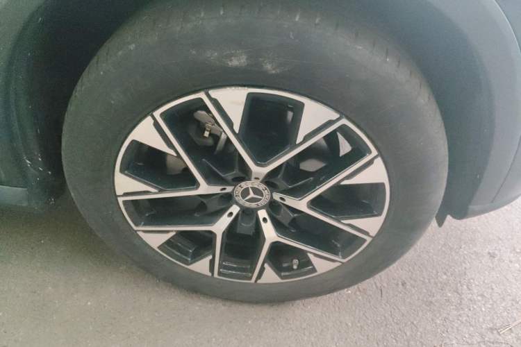 Used Mercedes-Benz GLC 2023 GLC 260 L 4MATIC Dynamic Edition 5-seater Right Front Wheel Hub