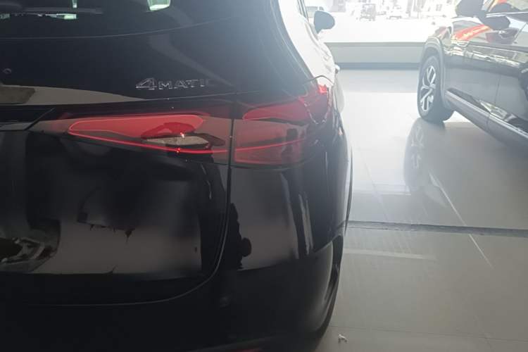 Used Mercedes-Benz GLC 2023 Facelift GLC 260 L 4MATIC Luxury Version 5 Seats Right Rear Taillight