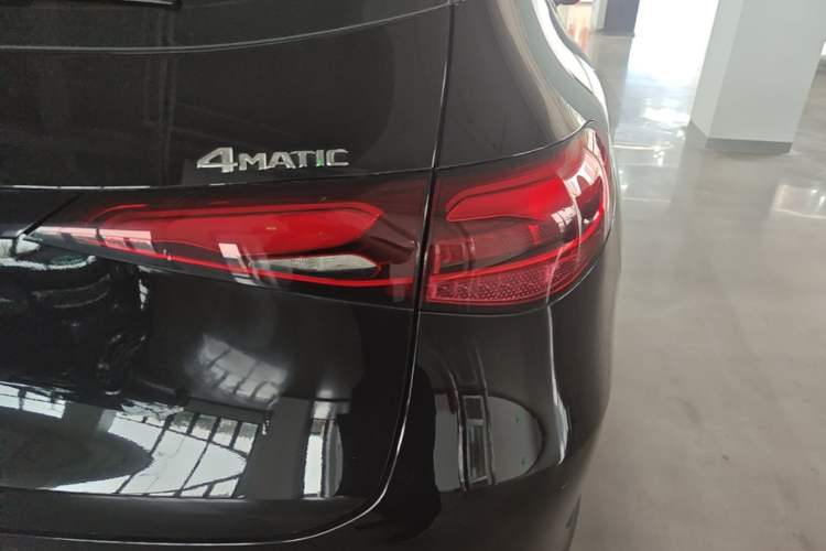 Used Mercedes-Benz GLC 2023 Facelift GLC 260 L 4MATIC Dynamic Version 5 Seats Right Rear Taillight