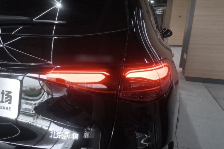 Used Mercedes-Benz GLC 2023 GLC 260 L 4MATIC Luxury Model 5 Seats Right Rear Taillight