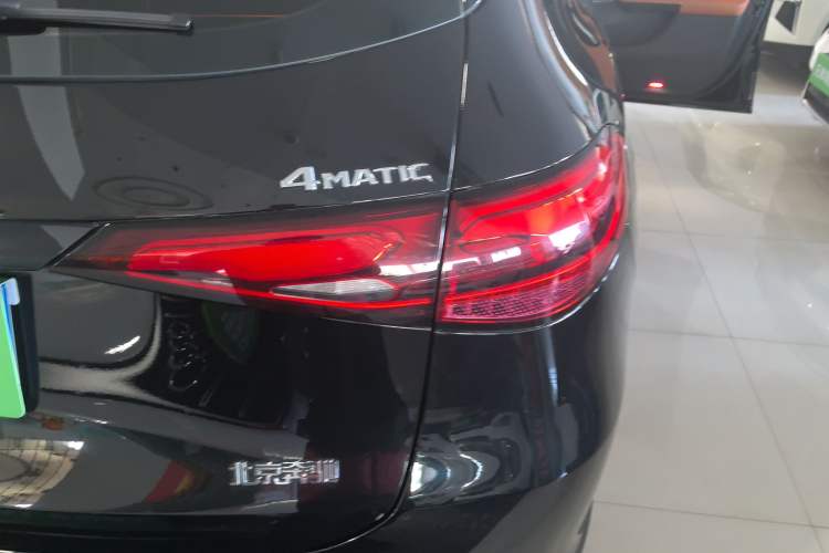 Used Mercedes-Benz GLC 2023 Facelift GLC 260 L 4MATIC Dynamic Version 5 Seats Right Rear Taillight