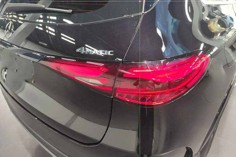 Used Mercedes-Benz GLC 2023 GLC 260 L 4MATIC Luxury Model 5 Seats Right Rear Taillight