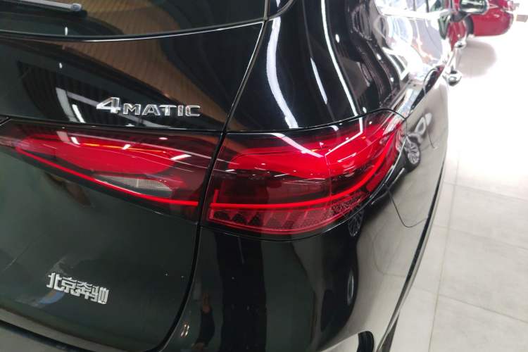 Used Mercedes-Benz GLC 2023 GLC 300 L 4MATIC Luxury Model 5 Seats Right Rear Taillight
