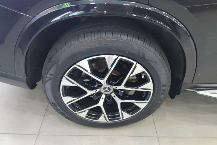 Used Mercedes-Benz GLC 2023 Facelift GLC 260 L 4MATIC Luxury Version 5 Seats Right Rear Wheel Hub