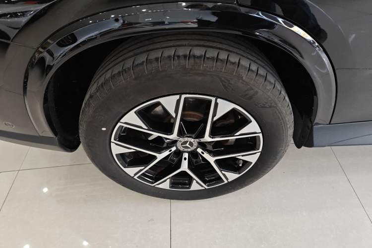 Used Mercedes-Benz GLC 2023 GLC 260 L 4MATIC Luxury Model 5 Seats Right Rear Wheel Hub
