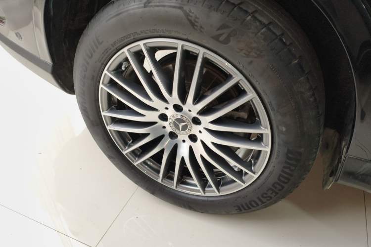 Used Mercedes-Benz GLC 2023 Refreshed GLC 300 L 4MATIC Dynamic Edition 5 Seats Right Rear Wheel Hub