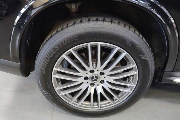 Used Mercedes-Benz GLC 2023 GLC 300 L 4MATIC Dynamic 7-Seater Right Rear Wheel Hub