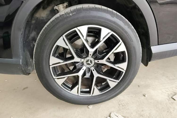Used Mercedes-Benz GLC 2023 Facelift GLC 260 L 4MATIC Dynamic Version 5 Seats Right Rear Wheel Hub