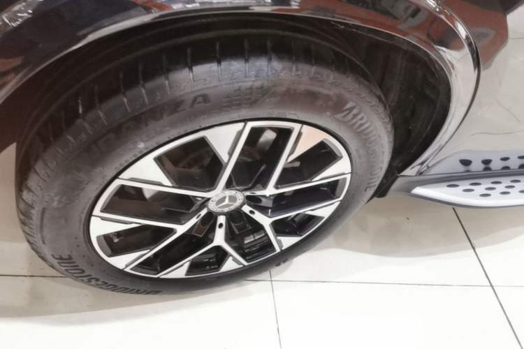 Used Mercedes-Benz GLC 2023 GLC 260 L 4MATIC Dynamic Edition 5-seater Right Rear Wheel Hub