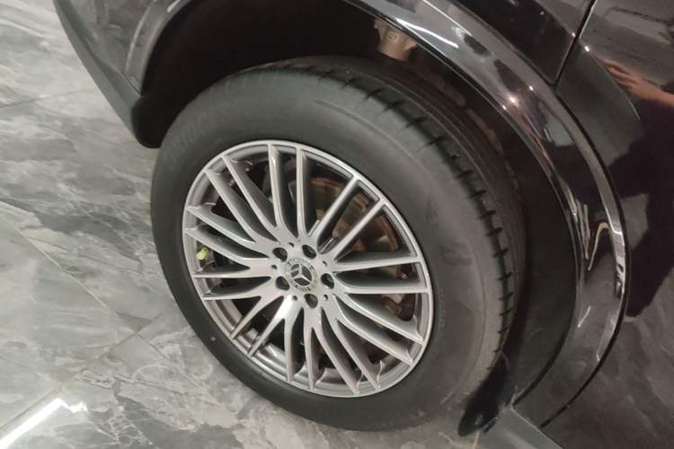 Used Mercedes-Benz GLC 2023 GLC 300 L 4MATIC Dynamic Edition 5-seater Right Rear Wheel Hub