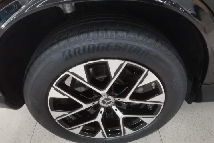 Used Mercedes-Benz GLC 2023 GLC 260 L 4MATIC Luxury Model 5 Seats Right Rear Wheel Hub