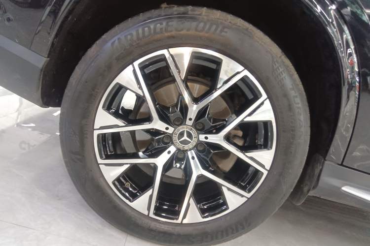 Used Mercedes-Benz GLC 2023 Facelift GLC 260 L 4MATIC Luxury Version 7-Seater Right Rear Wheel Hub