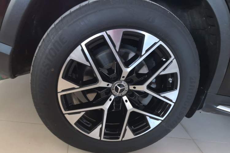 Used Mercedes-Benz GLC 2023 Facelift GLC 260 L 4MATIC Dynamic Version 5 Seats Right Rear Wheel Hub