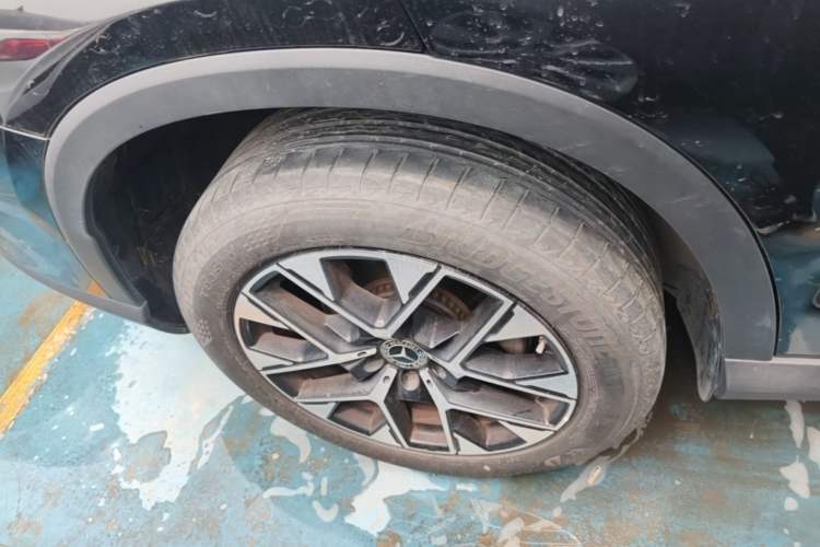 Used Mercedes-Benz GLC 2023 Facelift GLC 260 L 4MATIC Dynamic Version 5 Seats Right Rear Wheel Hub