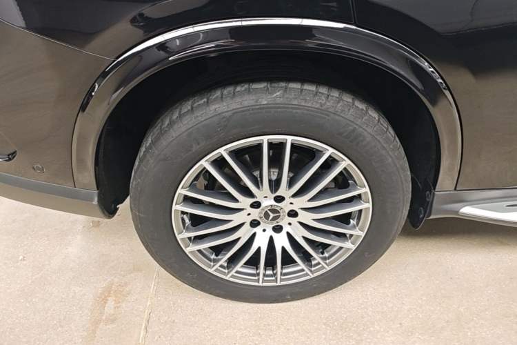 Used Mercedes-Benz GLC 2023 Refreshed GLC 300 L 4MATIC Dynamic Version 7-Seater Right Rear Wheel Hub