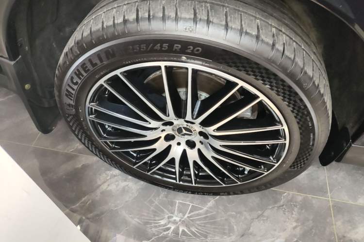 Used Mercedes-Benz GLC 2023 Refreshed GLC 300 L 4MATIC Luxury Version 7 Seats Right Rear Wheel Hub