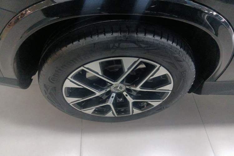 Used Mercedes-Benz GLC 2023 Facelift GLC 260 L 4MATIC Dynamic Version 5 Seats Right Rear Wheel Hub
