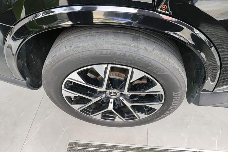 Used Mercedes-Benz GLC 2023 Facelift GLC 260 L 4MATIC Luxury Version 5 Seats Right Rear Wheel Hub