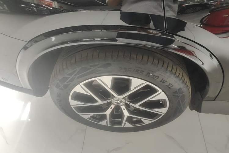 Used Mercedes-Benz GLC 2023 GLC 260 L 4MATIC Luxury Model 5 Seats Right Rear Wheel Hub