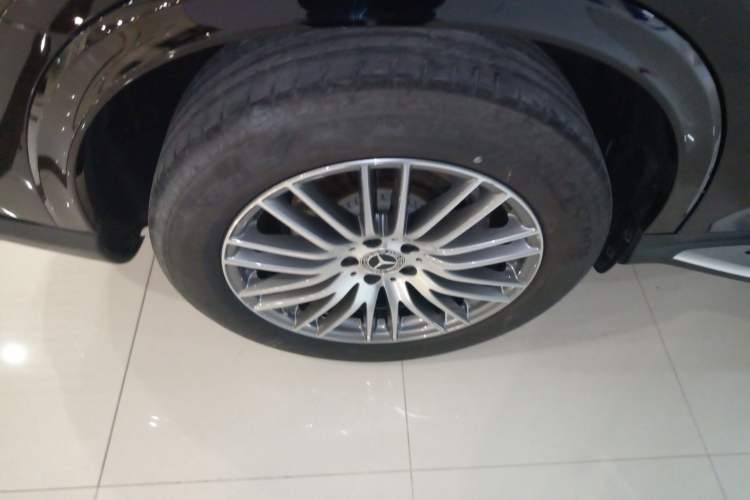 Used Mercedes-Benz GLC 2023 Refreshed GLC 300 L 4MATIC Dynamic Edition 5 Seats Right Rear Wheel Hub