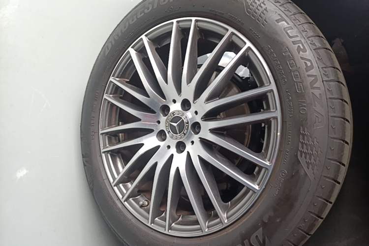 Used Mercedes-Benz GLC 2023 Refreshed GLC 300 L 4MATIC Dynamic Edition 5 Seats Right Rear Wheel Hub