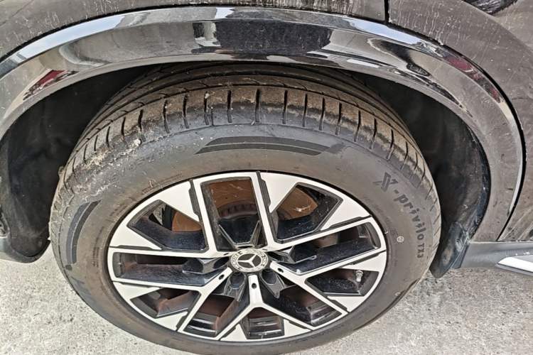 Used Mercedes-Benz GLC 2023 Facelift GLC 260 L 4MATIC Luxury Version 5 Seats Right Rear Wheel Hub