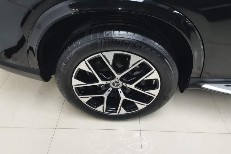 Used Mercedes-Benz GLC 2023 Facelift GLC 260 L 4MATIC Luxury Version 7-Seater Right Rear Wheel Hub