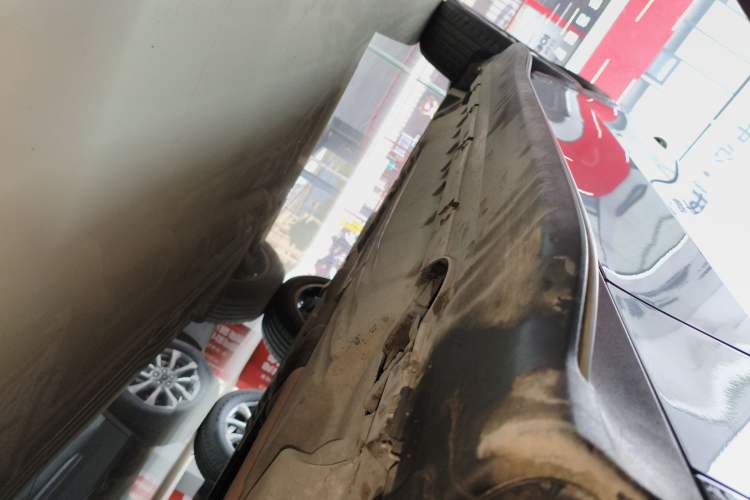 Used Mercedes-Benz GLC 2023 Refreshed GLC 300 L 4MATIC Dynamic Edition 5 Seats Right Side Sill