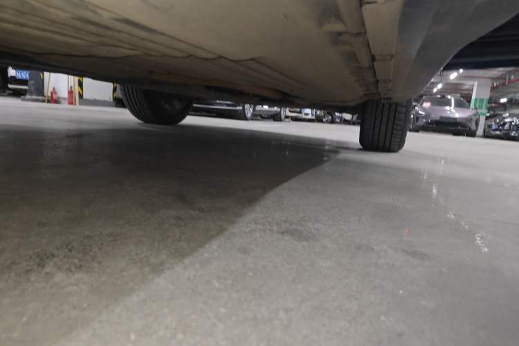 Used Mercedes-Benz GLC 2023 GLC 260 L 4MATIC Luxury 7-Seater Right Side Sill