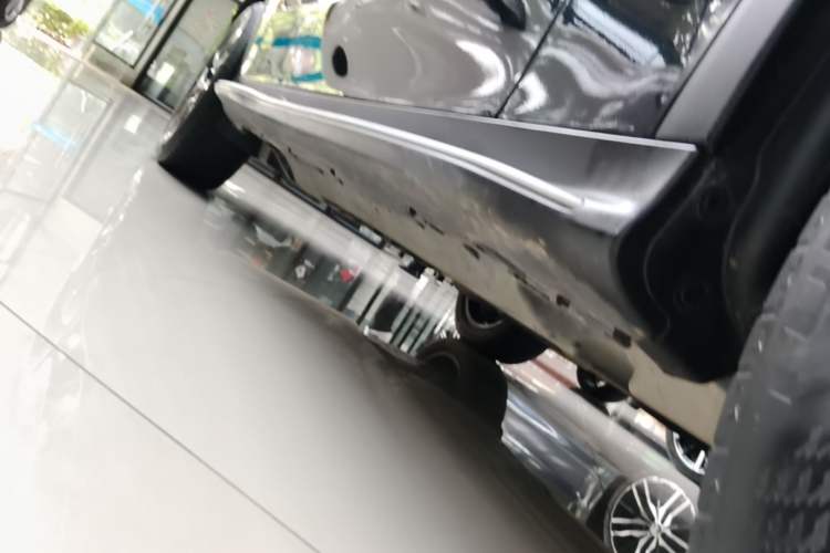 Used Mercedes-Benz GLC 2023 GLC 260 L 4MATIC Dynamic Edition 5-seater Right Side Sill