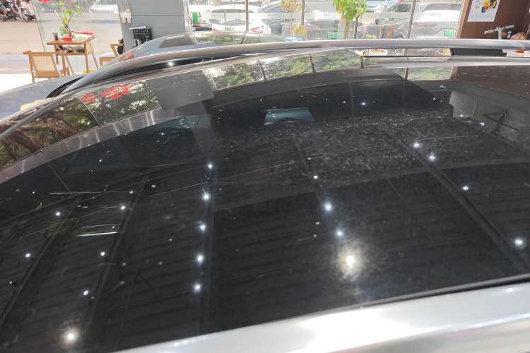 Used Mercedes-Benz GLC 2023 Facelift GLC 260 L 4MATIC Luxury Version 5 Seats Roof
