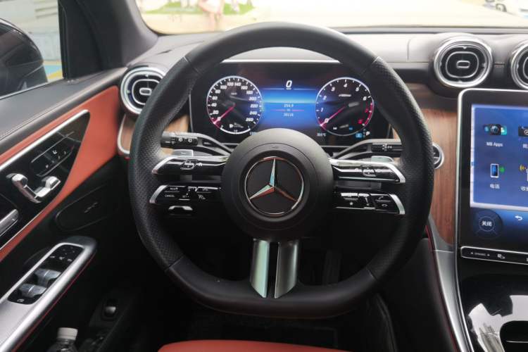Used Mercedes-Benz GLC 2023 GLC 300 L 4MATIC Dynamic 7-Seater Steering Wheel