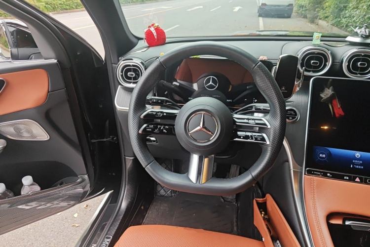 Used Mercedes-Benz GLC 2023 GLC 260 L 4MATIC Luxury 7-Seater Steering Wheel