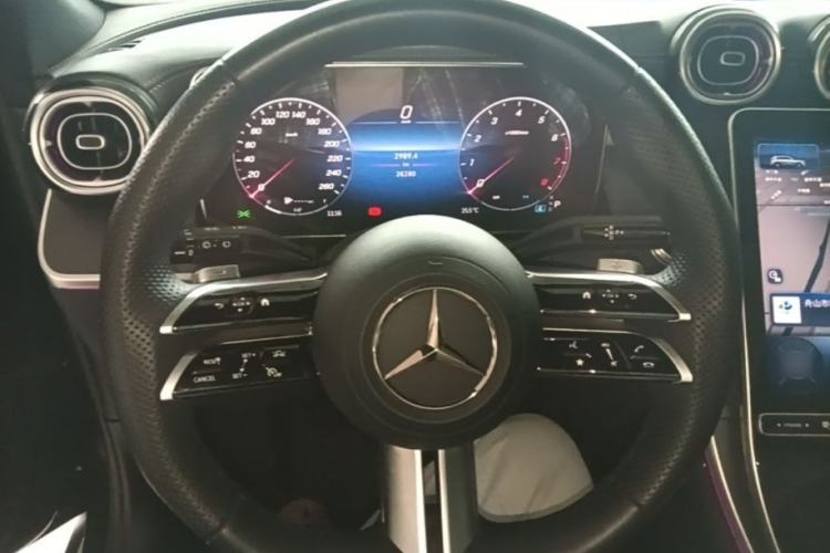 Used Mercedes-Benz GLC 2023 Facelift GLC 260 L 4MATIC Luxury Version 5 Seats Steering Wheel