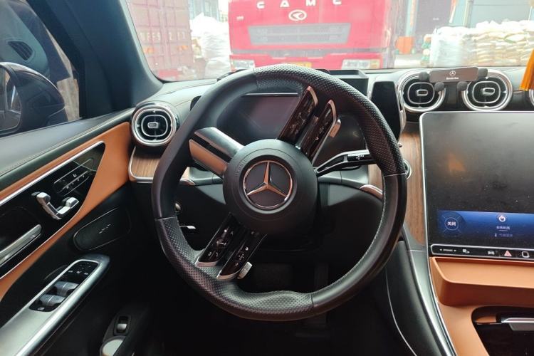 Used Mercedes-Benz GLC 2023 GLC 300 L 4MATIC Dynamic 7-Seater Steering Wheel