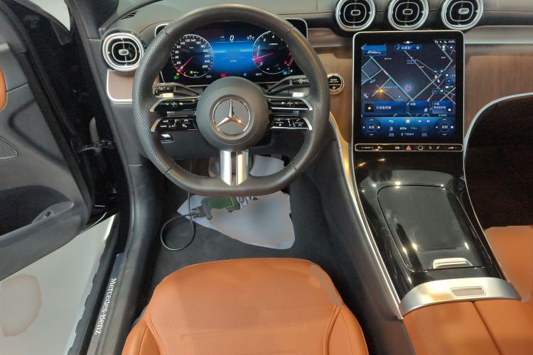Used Mercedes-Benz GLC 2023 GLC 300 L 4MATIC Dynamic 7-Seater Steering Wheel