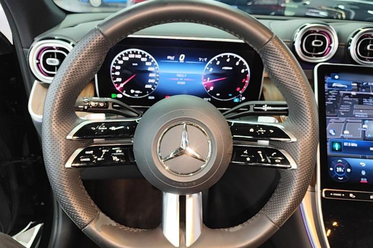 Used Mercedes-Benz GLC 2023 GLC 300 L 4MATIC Dynamic 7-Seater Steering Wheel