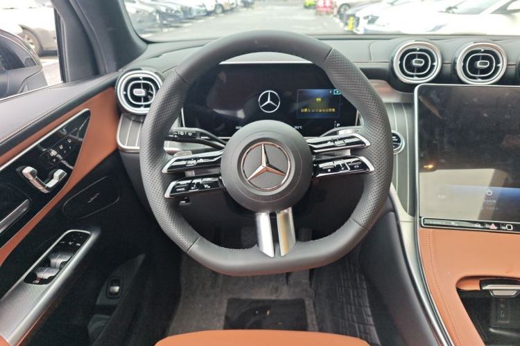 Used Mercedes-Benz GLC 2023 Refreshed GLC 300 L 4MATIC Dynamic Edition 5 Seats Steering Wheel