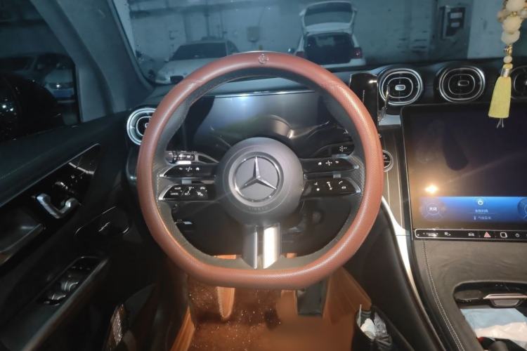 Used Mercedes-Benz GLC 2023 Facelift GLC 260 L 4MATIC Luxury Version 7-Seater Steering Wheel