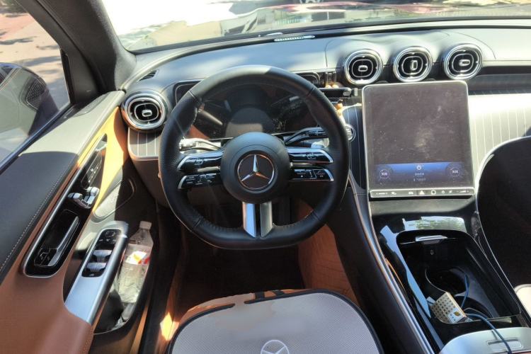 Used Mercedes-Benz GLC 2023 Refreshed GLC 300 L 4MATIC Dynamic Edition 5 Seats Steering Wheel