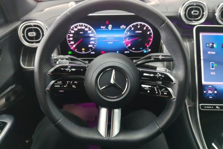 Used Mercedes-Benz GLC 2023 GLC 300 L 4MATIC Luxury Model 5 Seats Steering Wheel