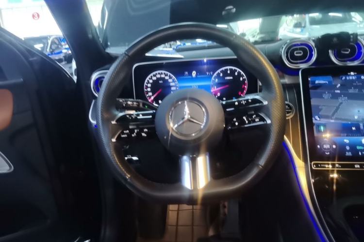 Used Mercedes-Benz GLC 2023 GLC 300 L 4MATIC Dynamic 7-Seater Steering Wheel